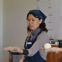Onigiri making